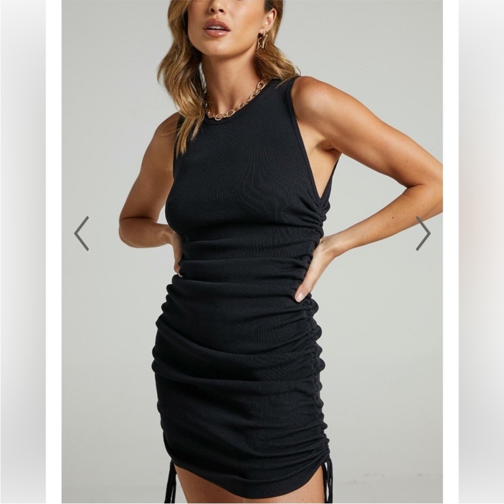 Elegant Black Sleeveless Dress